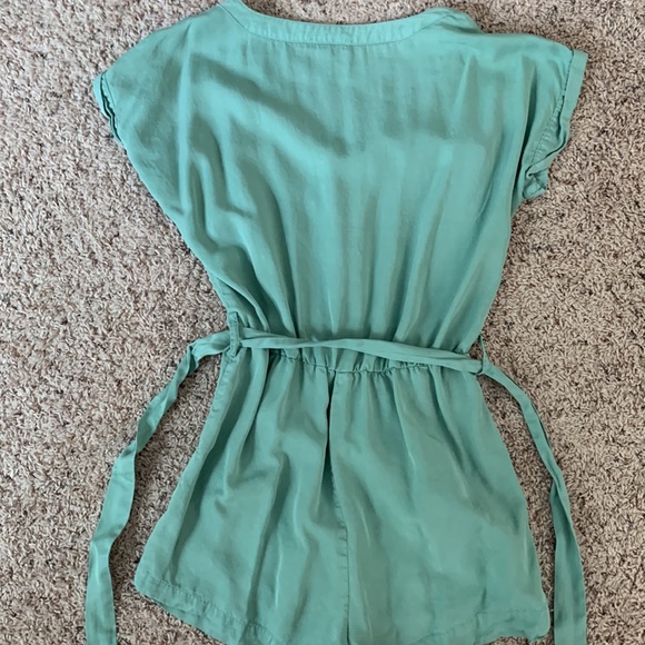 Cute sage greenish colored romper, photos are in different lighting. - Picture 2 of 5
